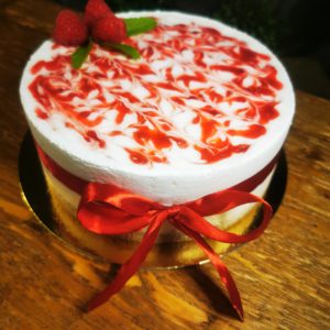 Málnás pannacotta torta