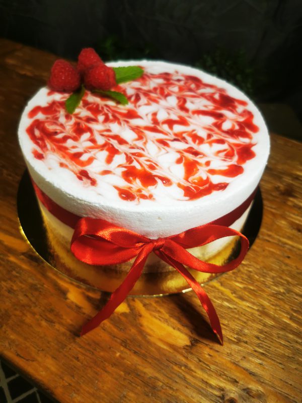 Málnás pannacotta torta
